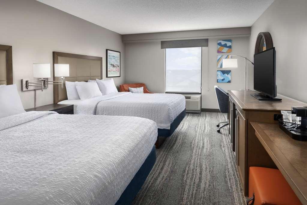 Hampton Inn & Suites At Lake Mary Colonial Townpark Room photo