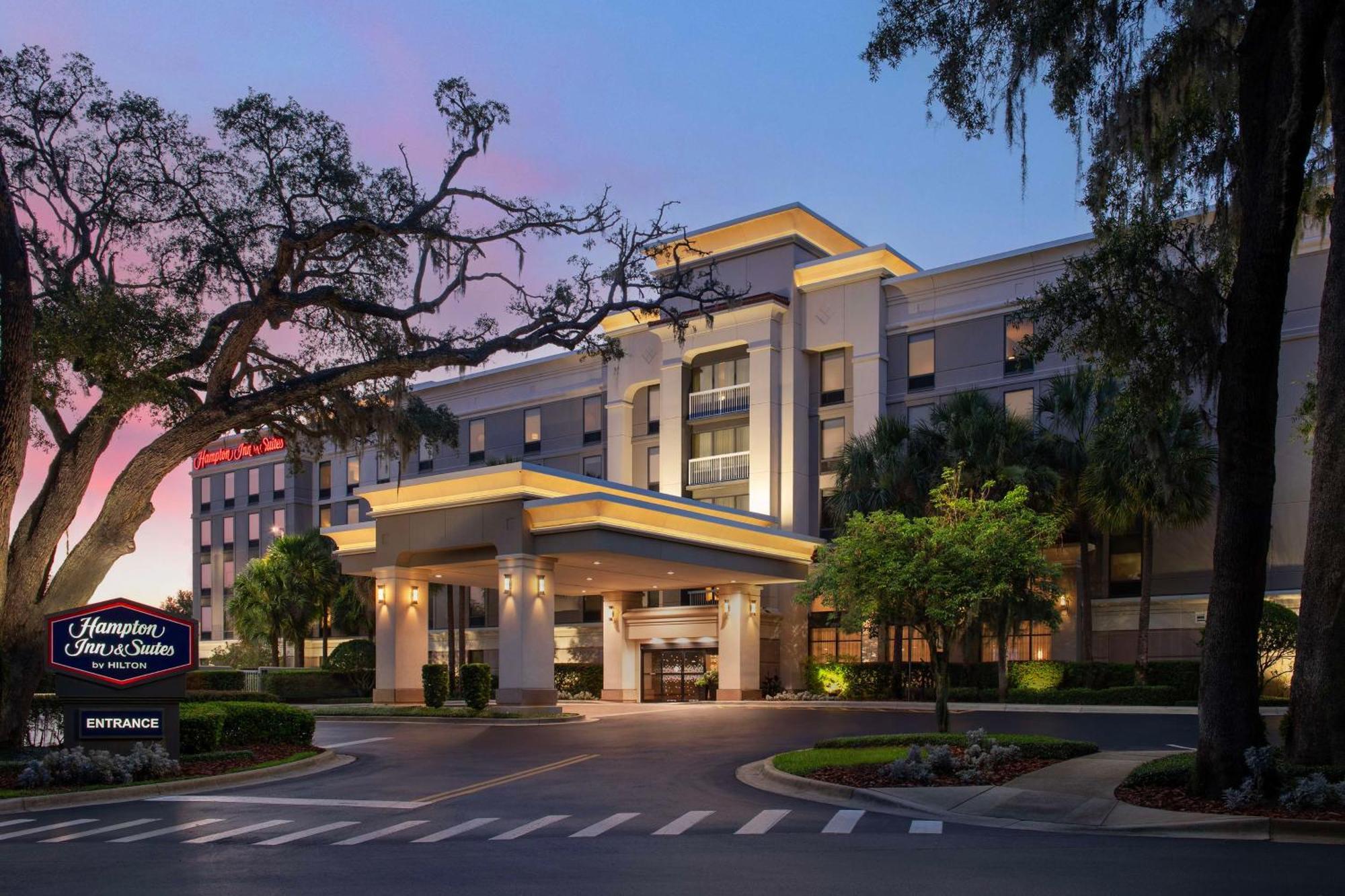 Hampton Inn & Suites At Lake Mary Colonial Townpark Exterior photo